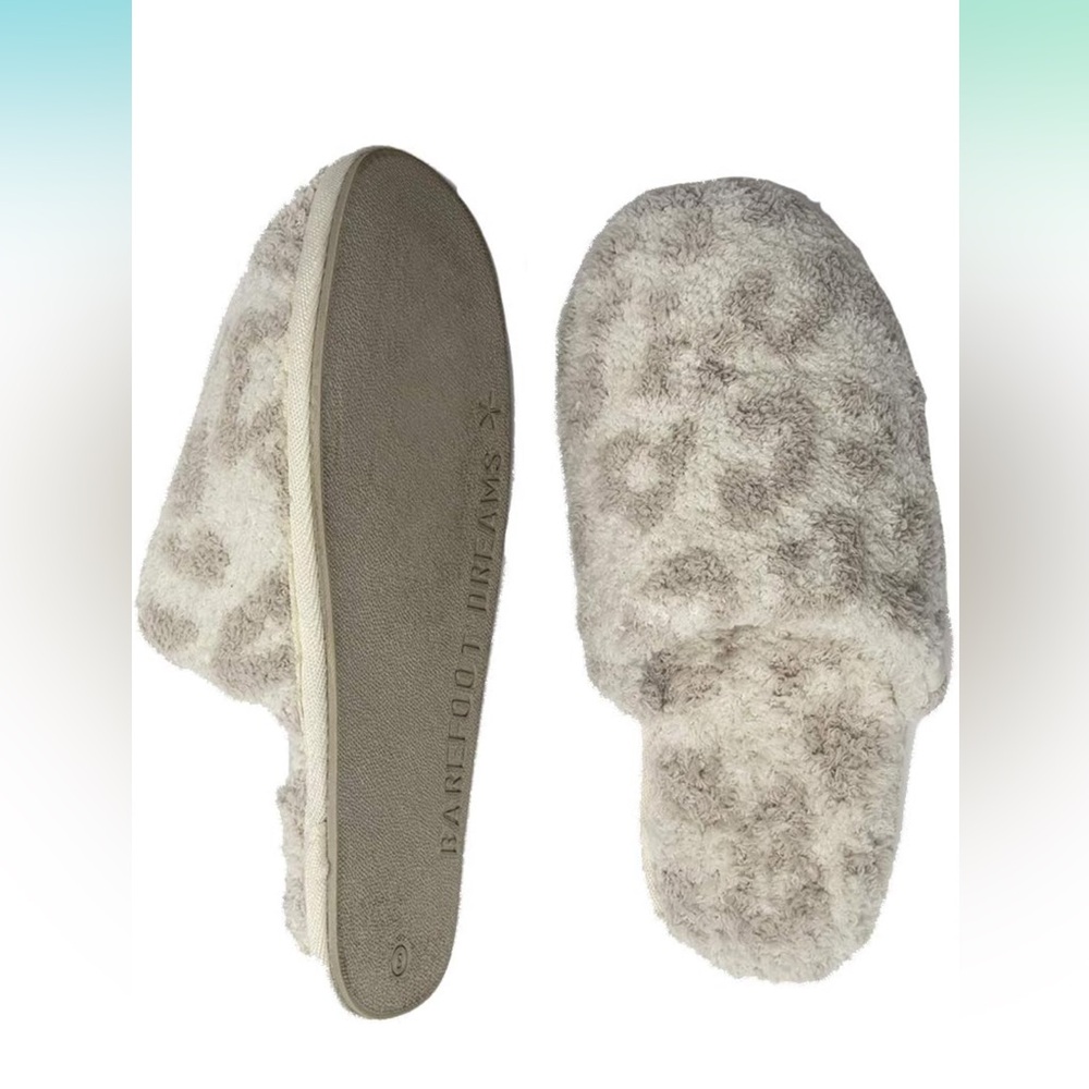 Barefoot Dreams CozyChic Barefoot in the Wild Slippers NWT